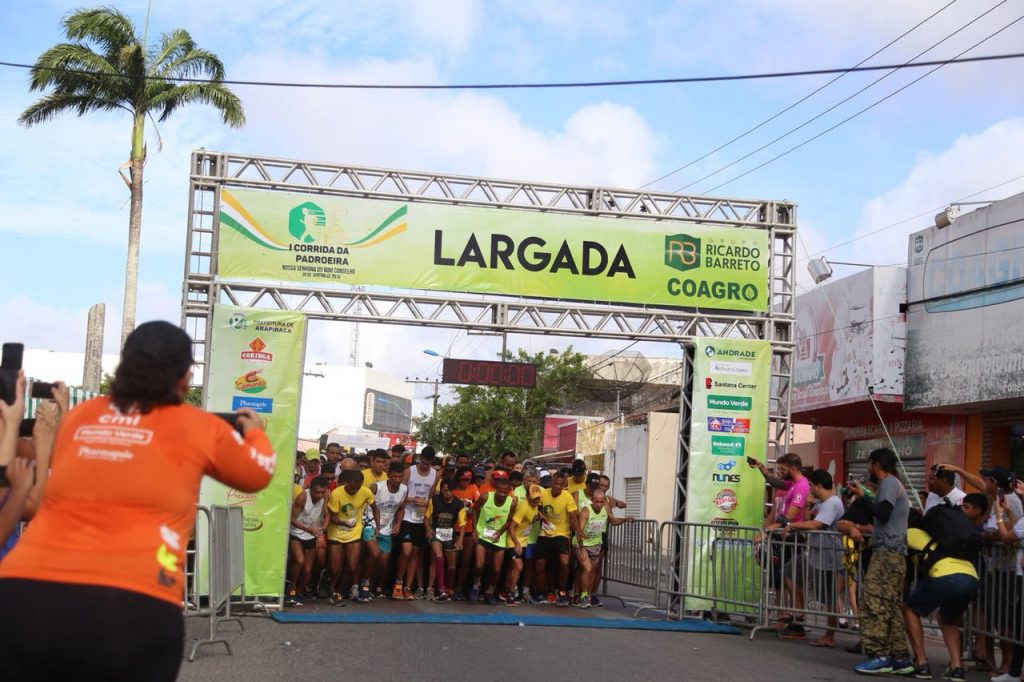 Atletas durante a largada da I Corrida da Padroeira Nossa Senhora do Bom Conselho (Fotos: Lucas Ferreira)