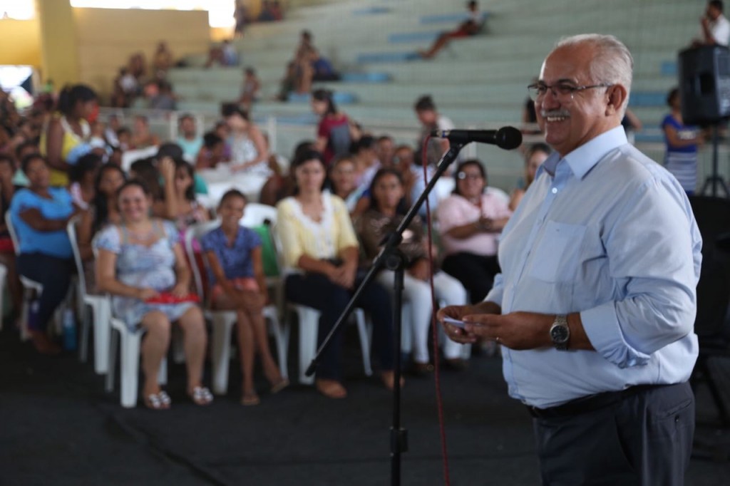 Prefeito Rogério Teófilo. (Foto de Lucas Ferreira). 