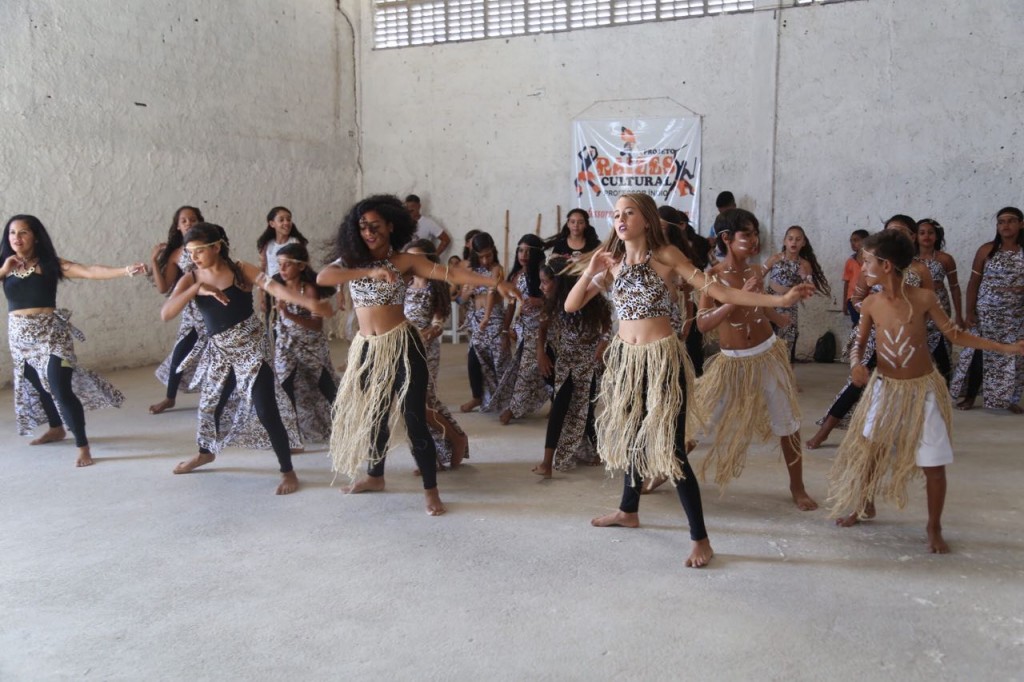 Projeto Raízes Cultural - dança, esporte e meio ambiente - passa a ter um local para ensaiar com a inauguração do Centro. (Foto de Lucas Ferreira)