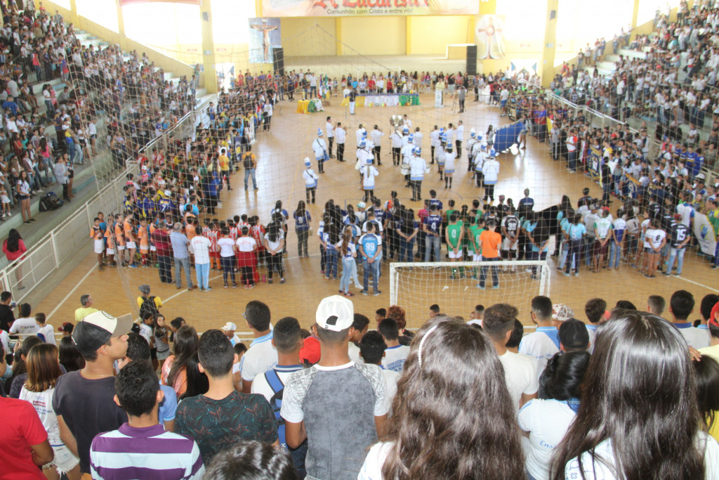 O Ginásio João Paulo II foi palco da abertura da 20ª edição dos Jogos Escolares de Arapiraca (Jear) - (Fotos: Genival Silva)