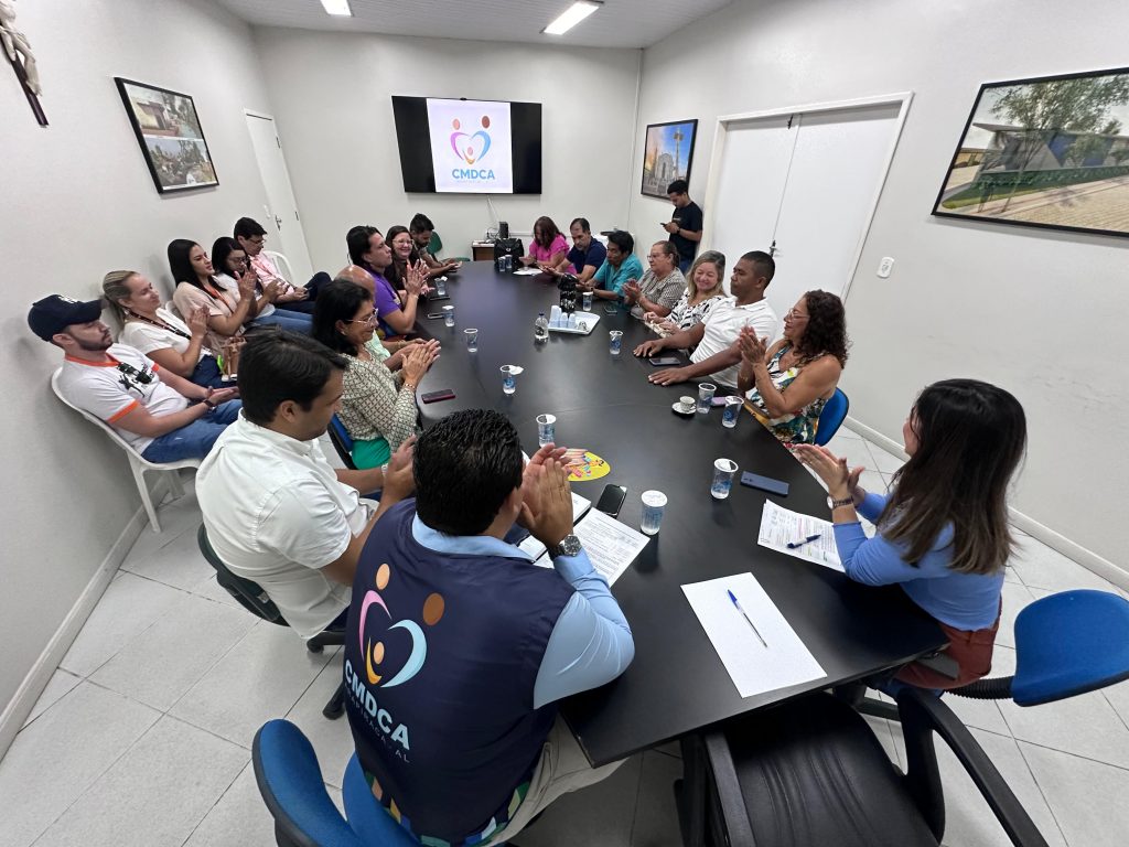 Prefeitura e Conselho assinam termo de fomento de apoio e defesa à criança e ao adolescente