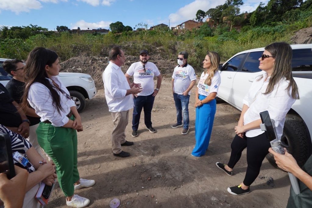 Prefeito Luciano Barbosa apresenta obras sociais a juízes do Trabalho